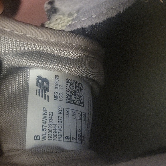 New Balance - Picture 4 of 5